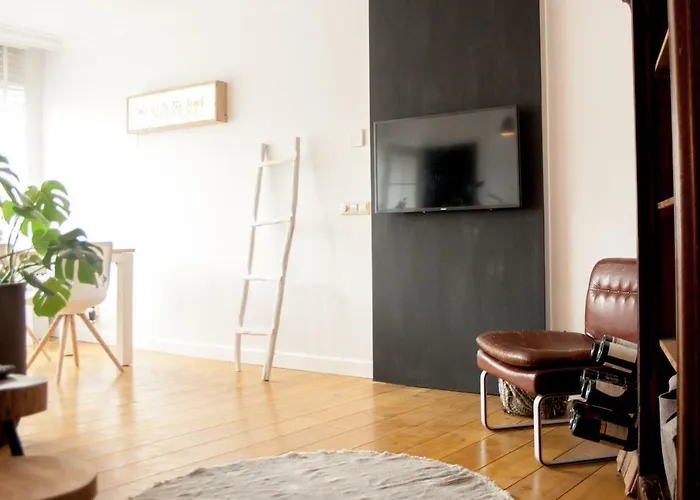 Cabine: Since 89 Guesthouse Close To The Beach